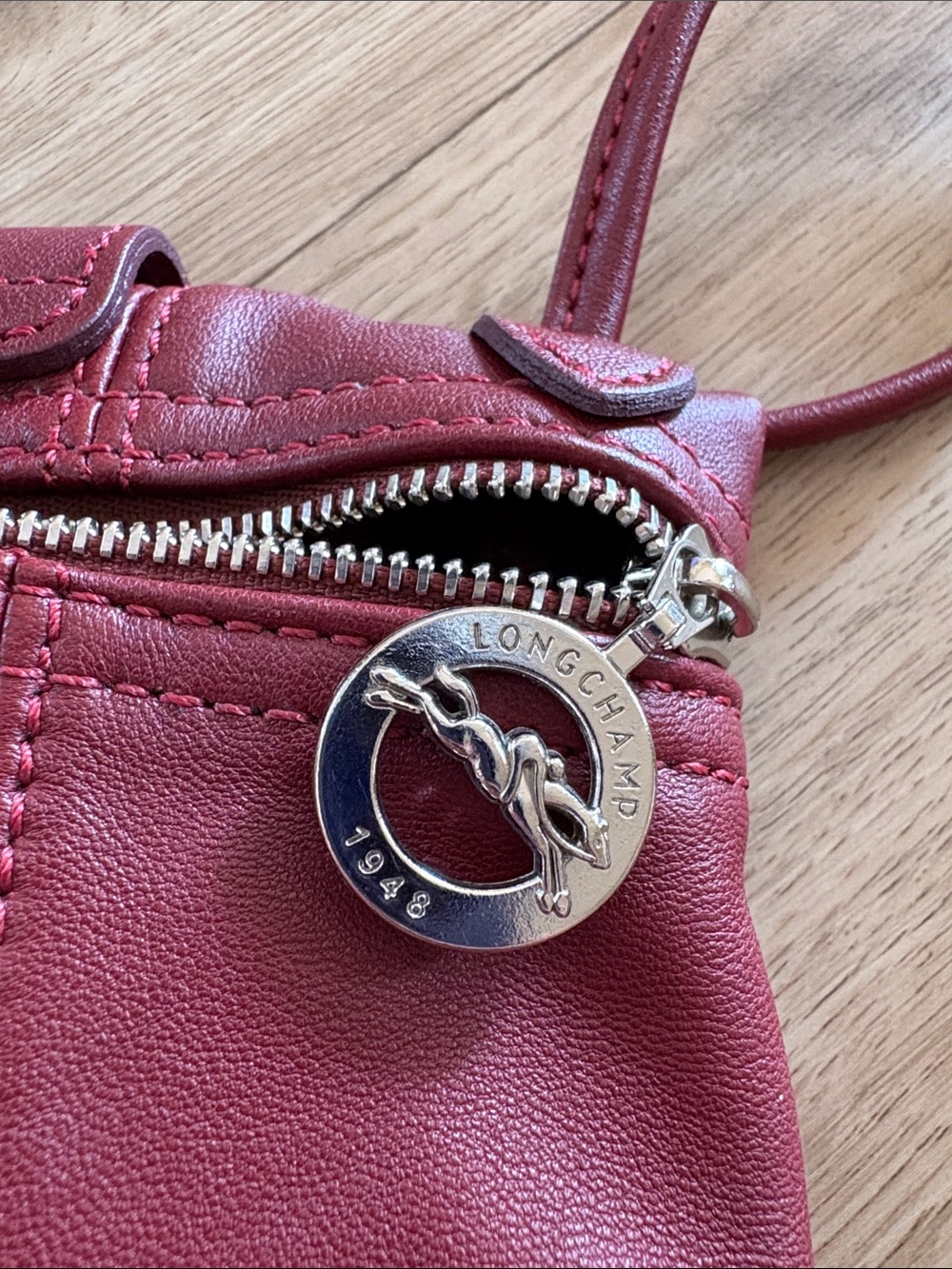 Preowned Longchamp leather purse - Picture 8 of 10